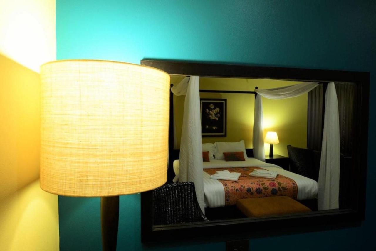 Baan Phuanda Phuket Otel Dış mekan fotoğraf
