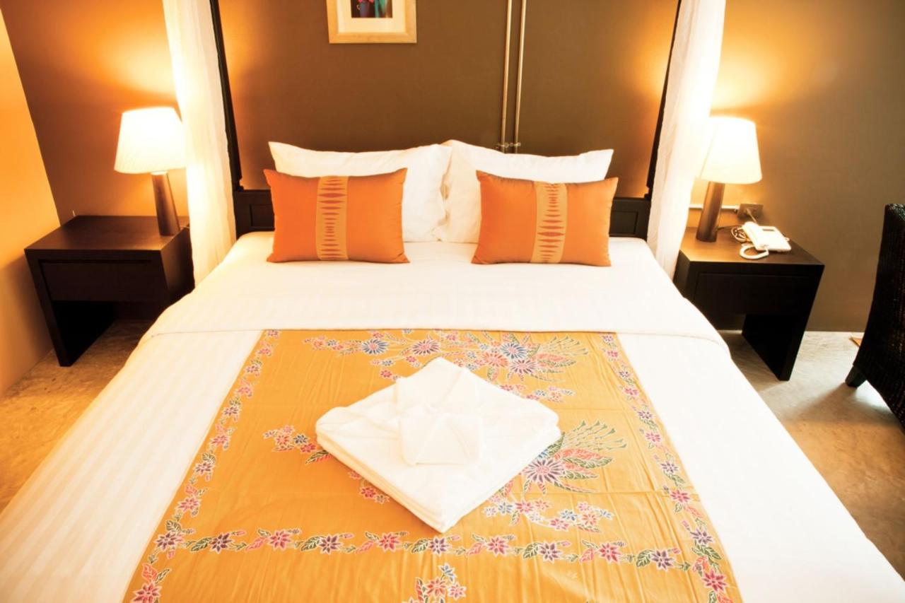 Baan Phuanda Phuket Otel Dış mekan fotoğraf
