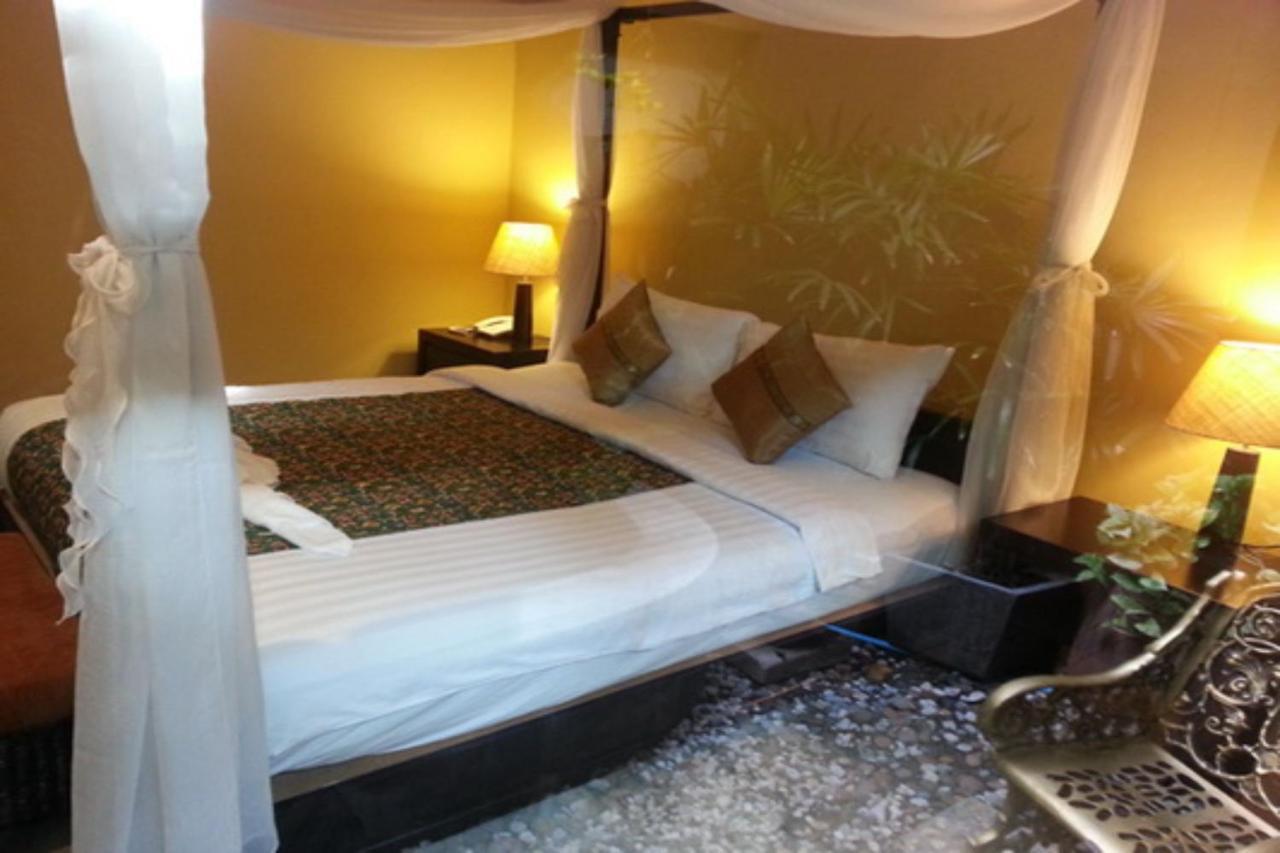 Baan Phuanda Phuket Otel Dış mekan fotoğraf