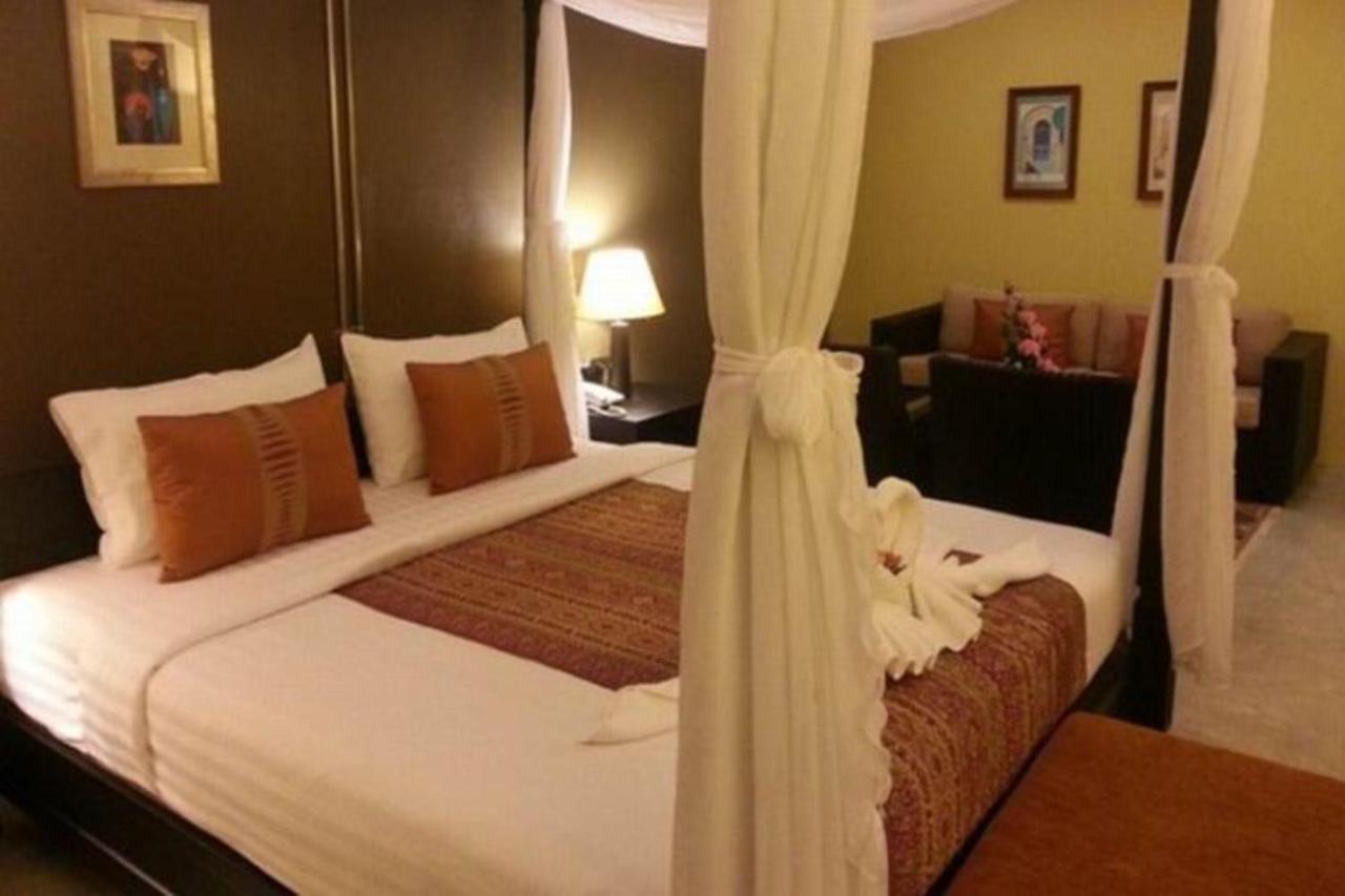 Baan Phuanda Phuket Otel Dış mekan fotoğraf