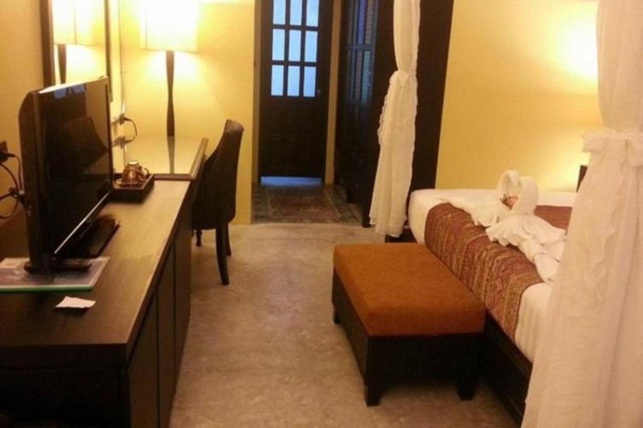 Baan Phuanda Phuket Otel Dış mekan fotoğraf