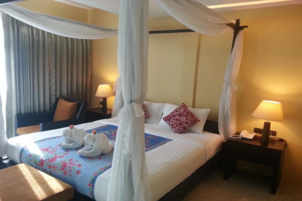 Baan Phuanda Phuket Otel Dış mekan fotoğraf